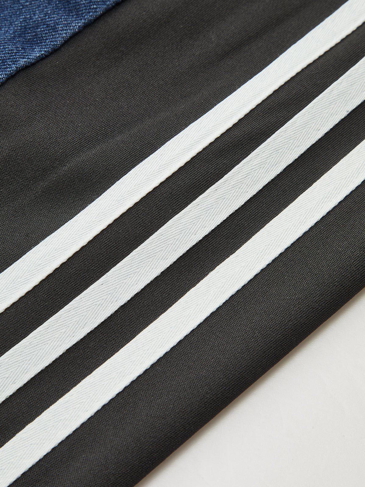 Celia™ | VAQUEROS DE PIERNAS ANCHAS Y PANELES EN CONTRASTE